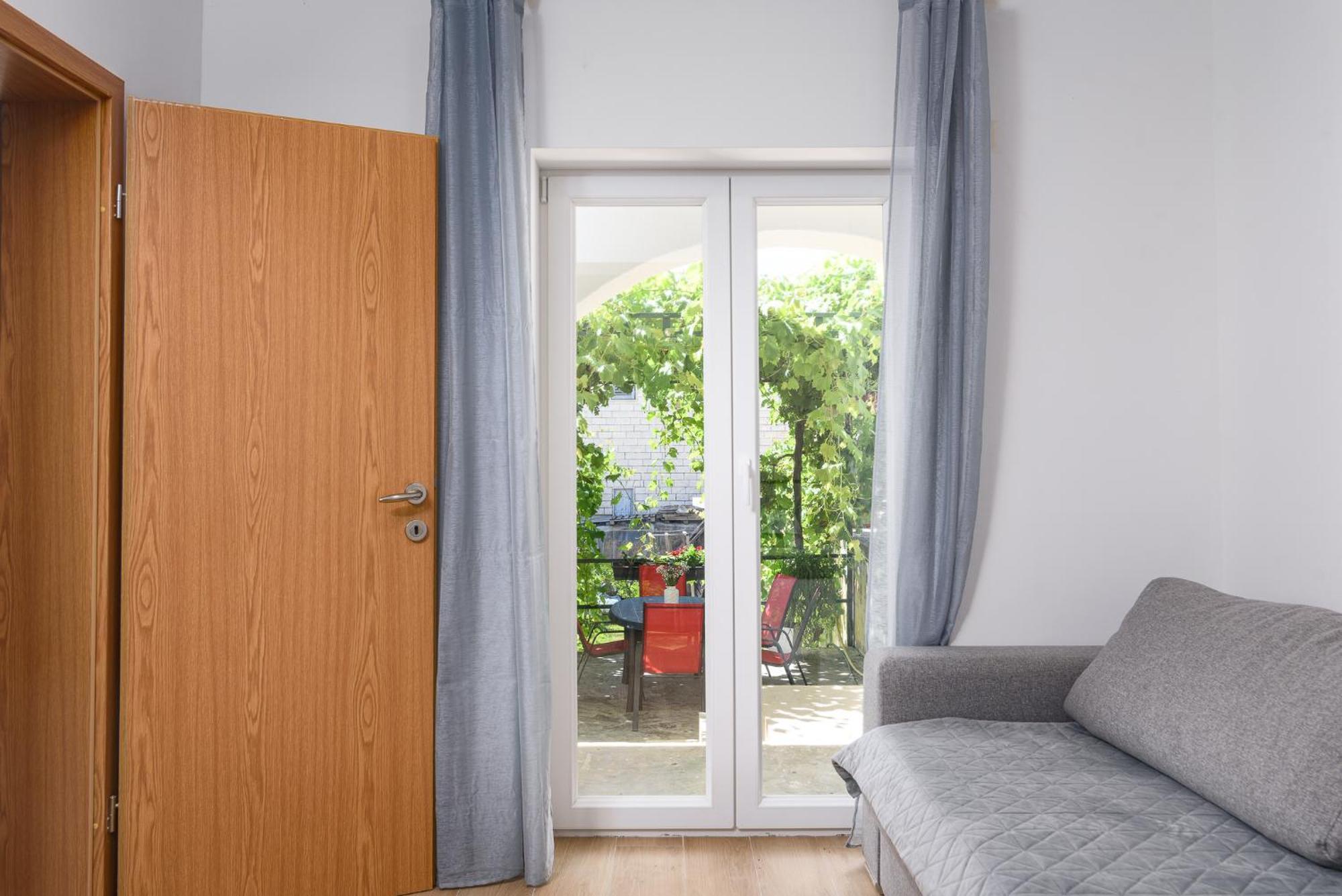 טרוגיר Apartments Eva מראה חיצוני תמונה
