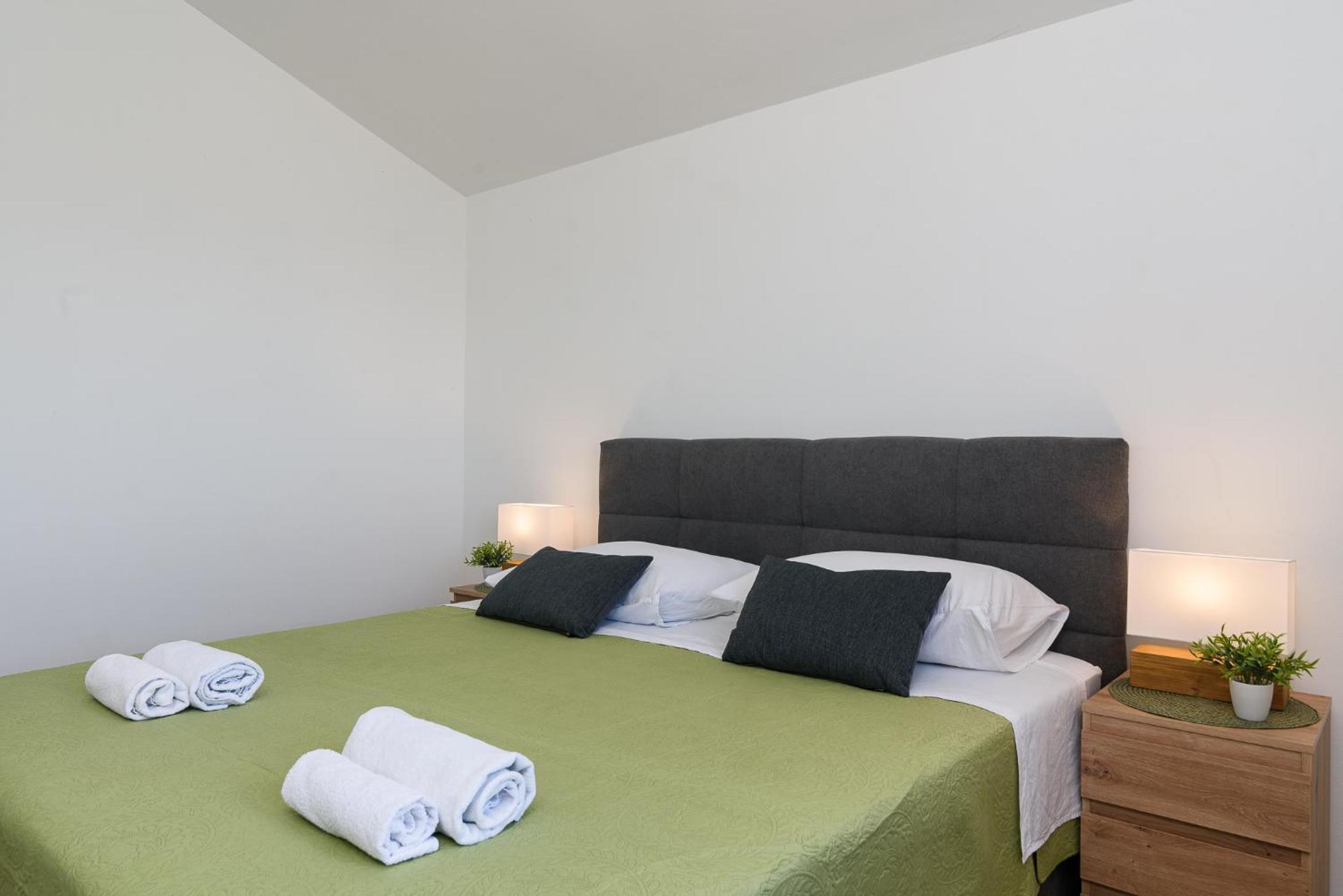 טרוגיר Apartments Eva מראה חיצוני תמונה