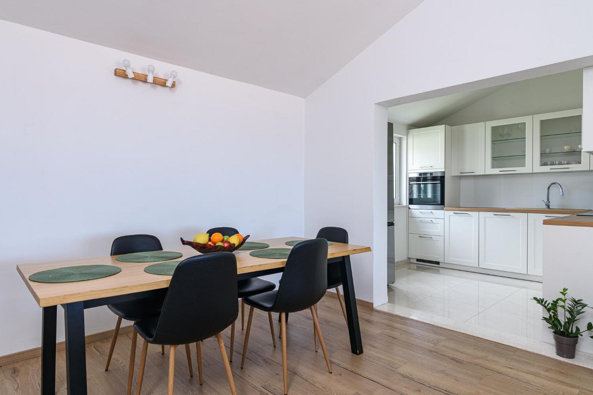 טרוגיר Apartments Eva מראה חיצוני תמונה