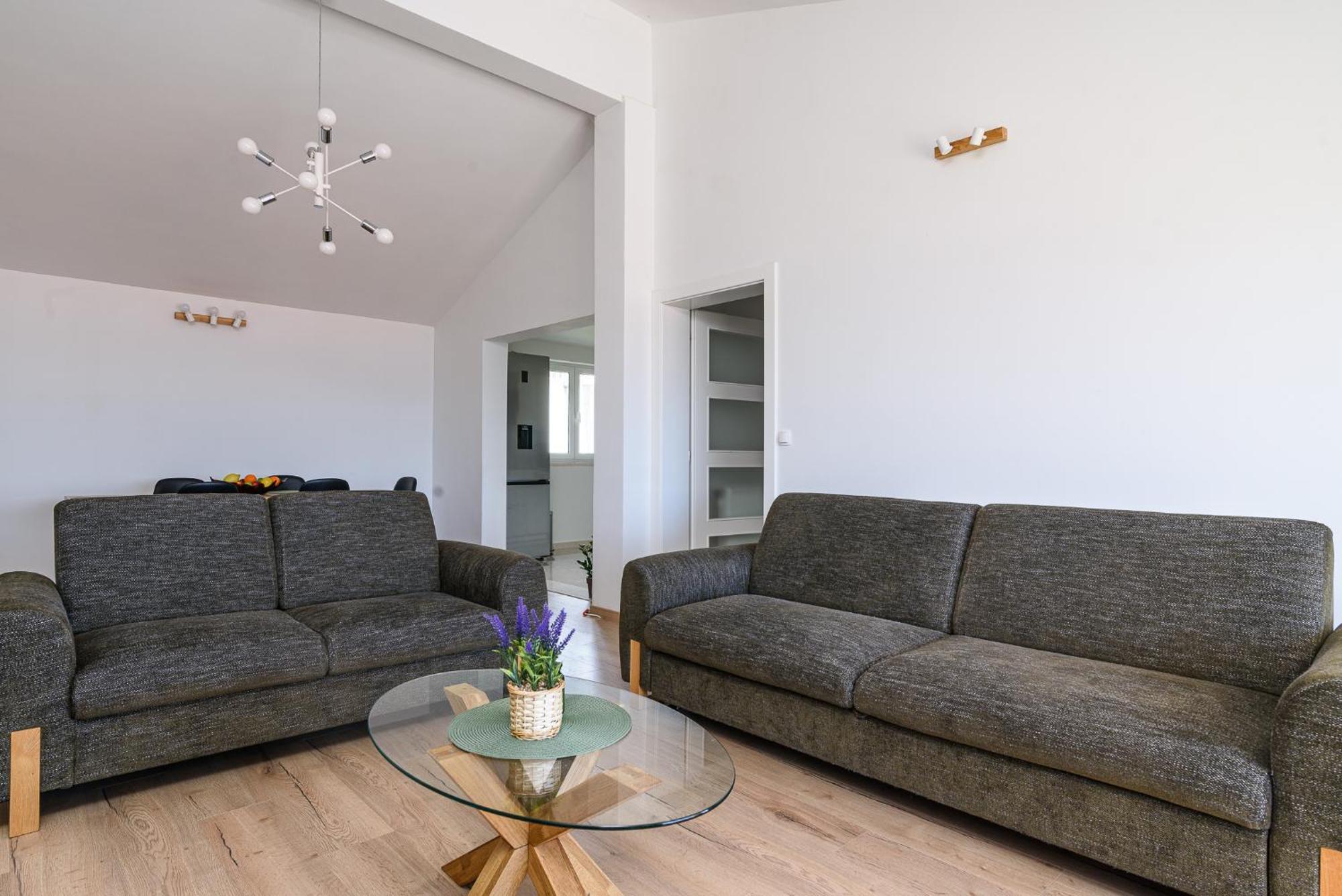 טרוגיר Apartments Eva מראה חיצוני תמונה