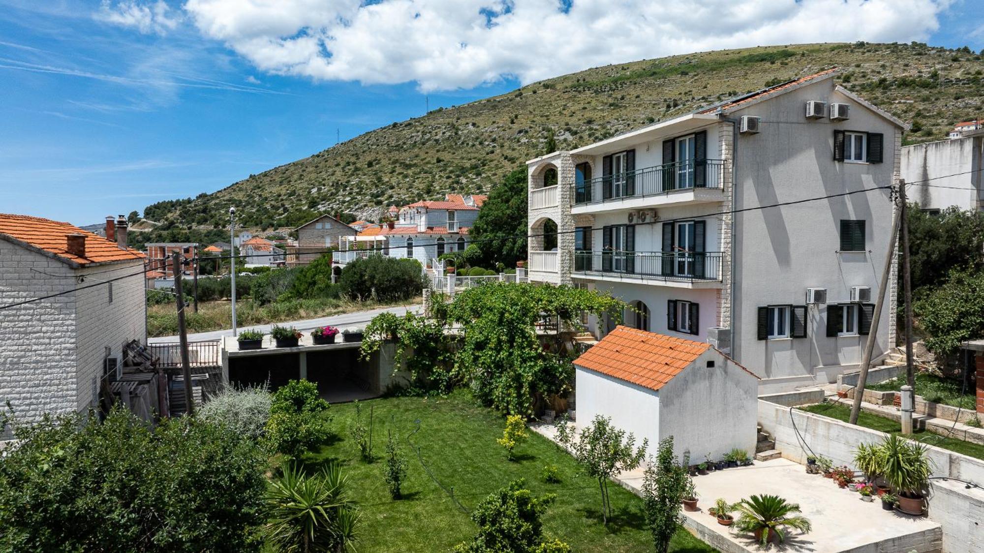 טרוגיר Apartments Eva מראה חיצוני תמונה
