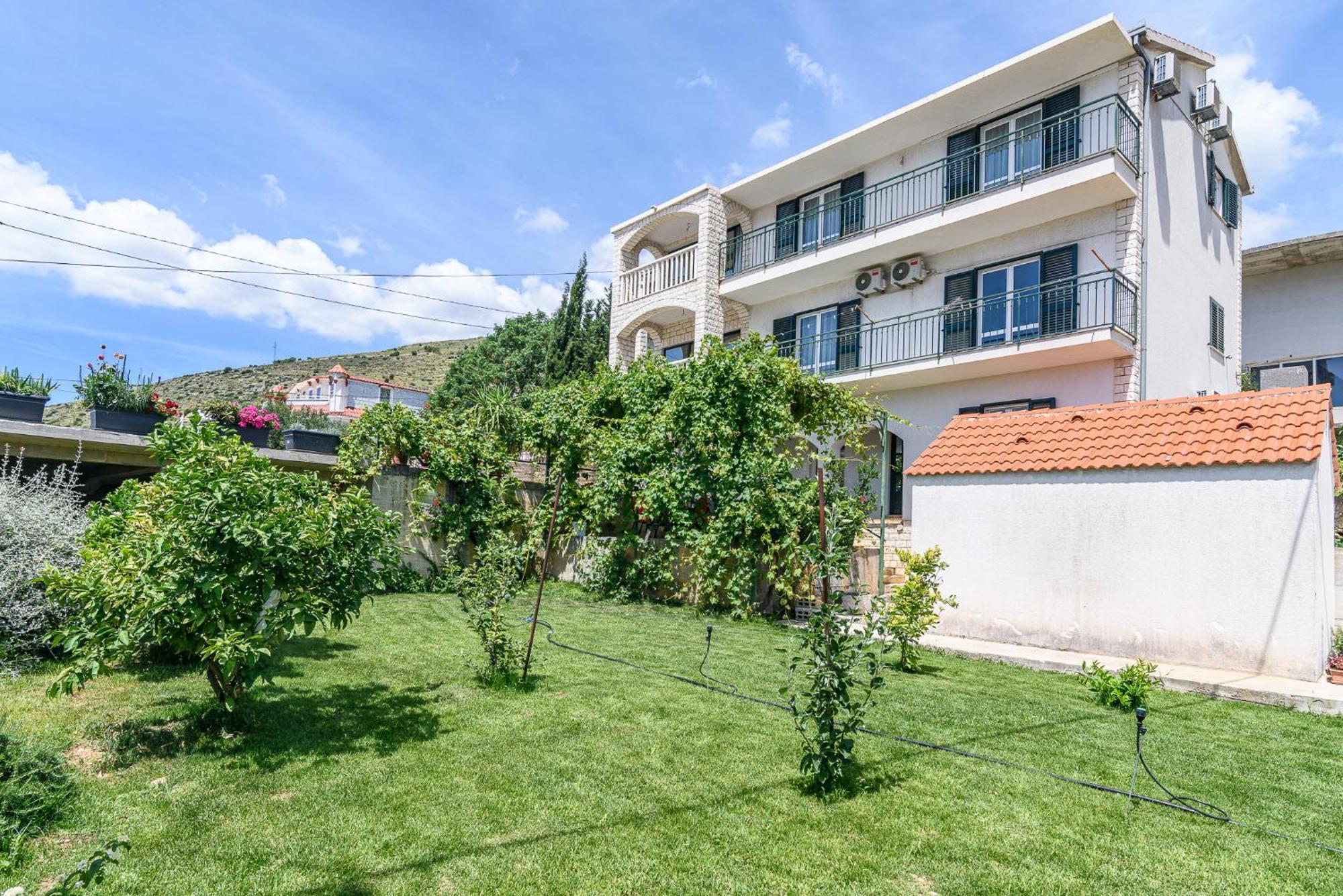 טרוגיר Apartments Eva מראה חיצוני תמונה