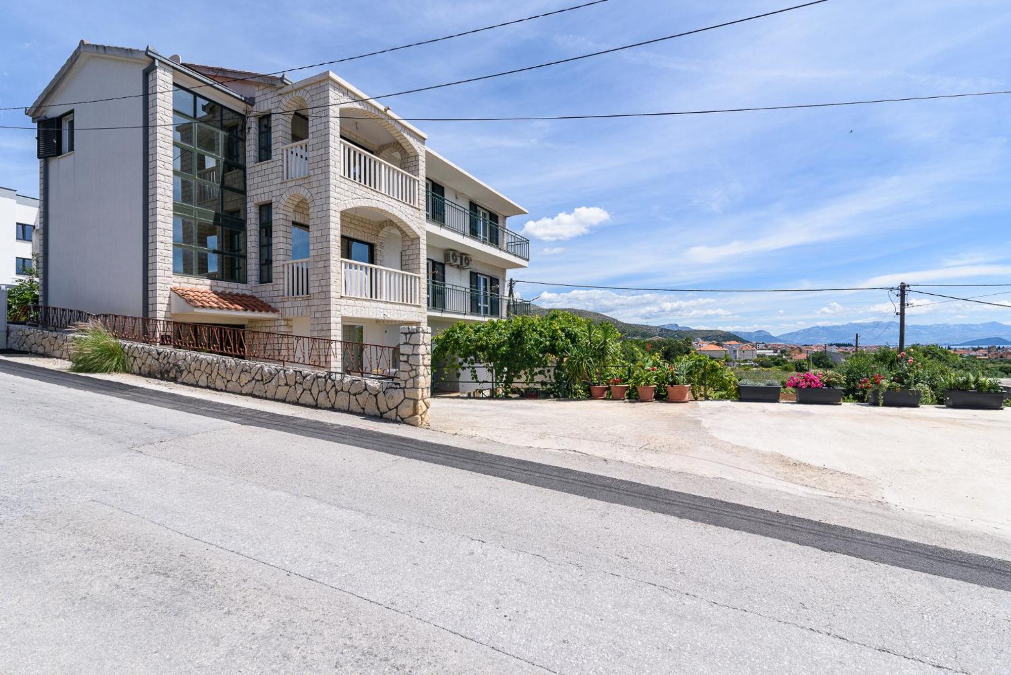 טרוגיר Apartments Eva מראה חיצוני תמונה